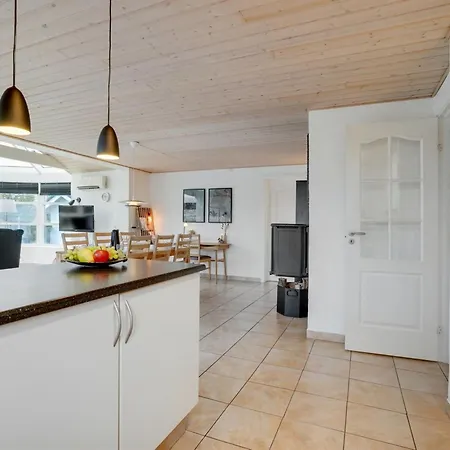 Svenn - 400m From The Sea By Interhome Ferienhaus *