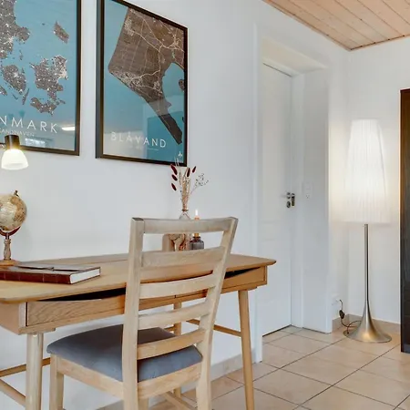 Svenn - 400m From The Sea By Interhome *