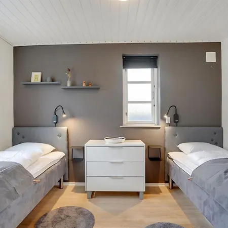 Holiday home Svenn - 400m From The Sea By Interhome *