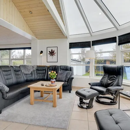 Svenn - 400m From The Sea By Interhome Blavand