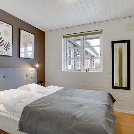 Holiday home Svenn - 400m From The Sea By Interhome *