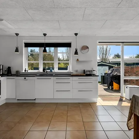 Feriehus Svenn - 400m From The Sea By Interhome Blåvand