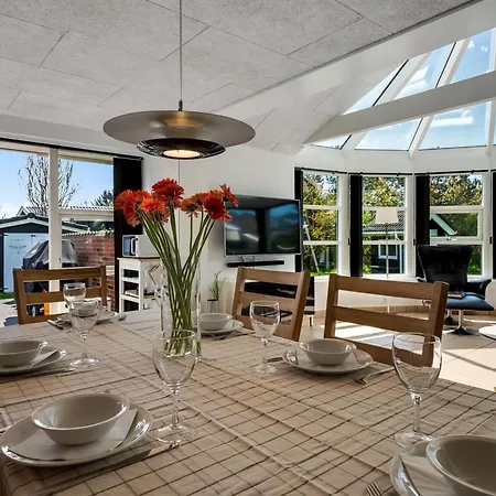 Tatil Evi Svenn - 400m From The Sea By Interhome *