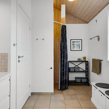 Svenn - 400m From The Sea By Interhome Dom wakacyjny *