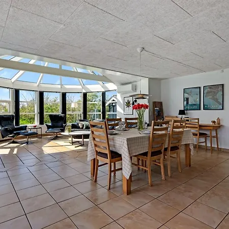Svenn - 400m From The Sea By Interhome Vakantiehuis