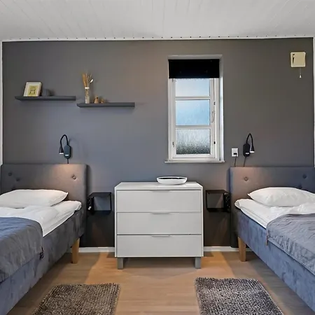 Svenn - 400m From The Sea By Interhome