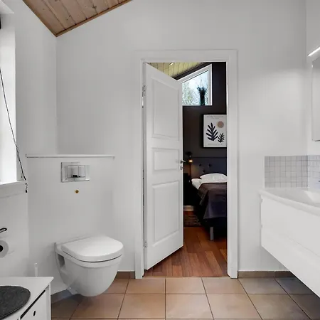 Svenn - 400m From The Sea By Interhome Vakantiehuis