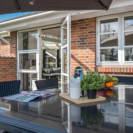 Svenn - 400m From The Sea By Interhome *