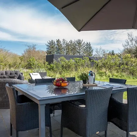 Svenn - 400m From The Sea By Interhome Vakantiehuis